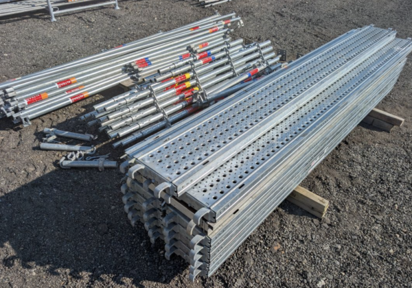 ALTRAD MULTIDIRECTIONNEL -4 Lote completo de 80 m² de andaimes multidirecionais Altrad – usados, em excelente estado.