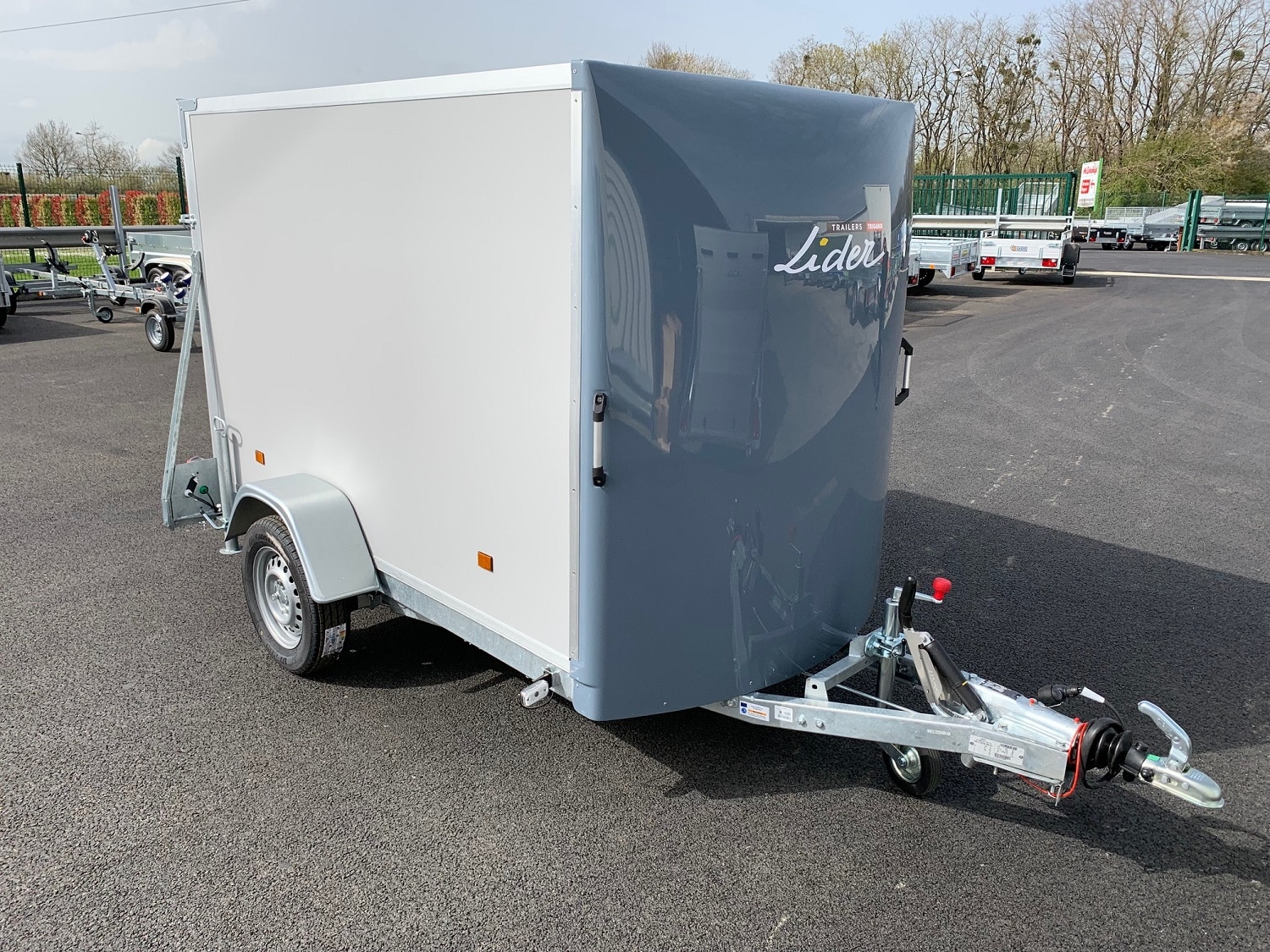 LIDER VAN 42930 – 230 x 135 x 157 cm – 750 kg com travão