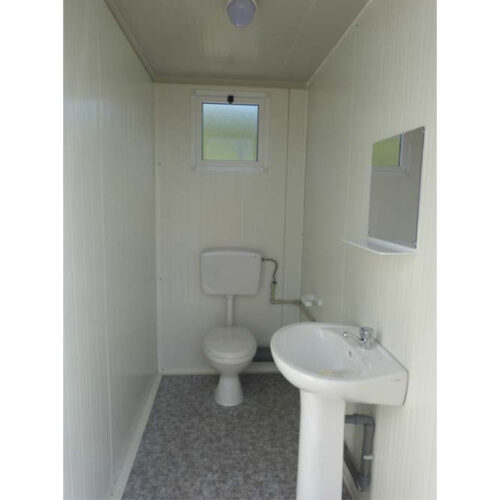 NOVO BLOCO SANITÁRIO ACESSÍVEL COM VASO SANITÁRIO ACESSÍVEL, LAVATÓRIO ACESSÍVEL, VASO SANITÁRIO STANDARD E LAVATÓRIO PARA AS MÃOS