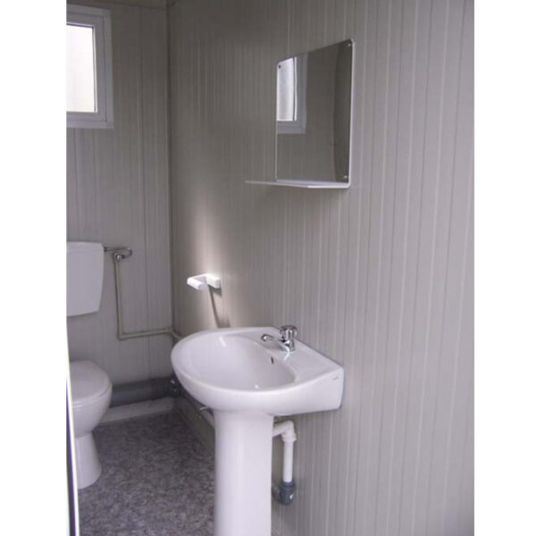 NOVO BLOCO SANITÁRIO ACESSÍVEL COM VASO SANITÁRIO ACESSÍVEL, LAVATÓRIO ACESSÍVEL, VASO SANITÁRIO STANDARD E LAVATÓRIO PARA AS MÃOS