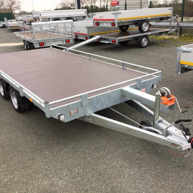 Plataforma EDUARD 4020 – 406 x 200 cm – Rampas e guincho incluídos